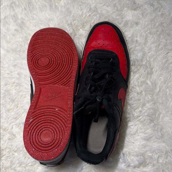 Nike Black and Red Athletic Shoes - Picture 5 of 6
